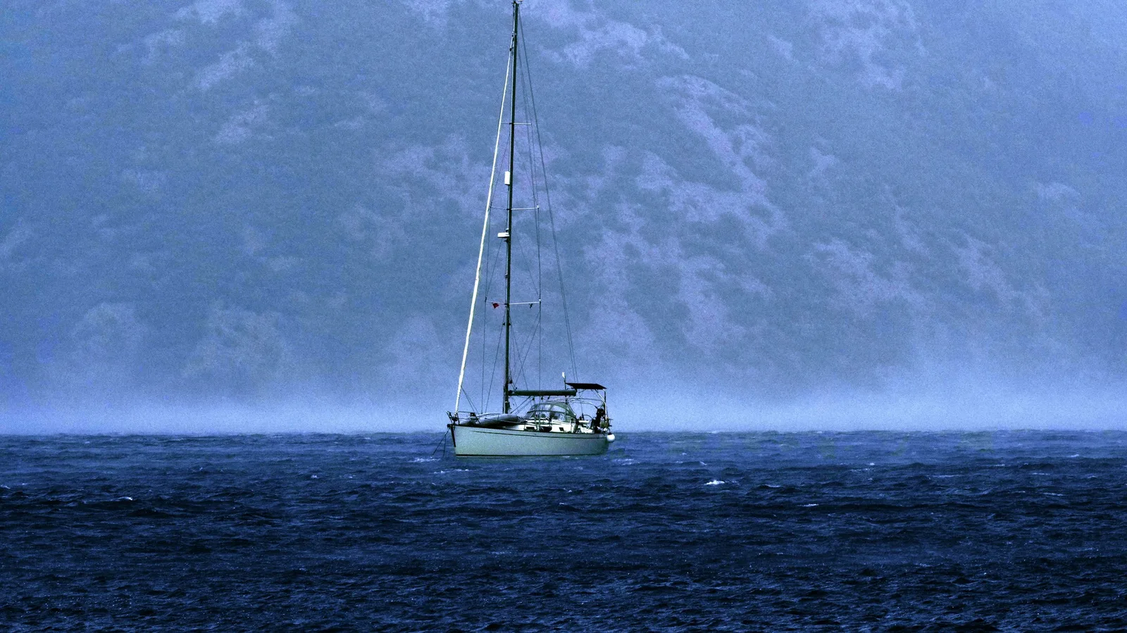 When to move a yacht: the delivery season calendar