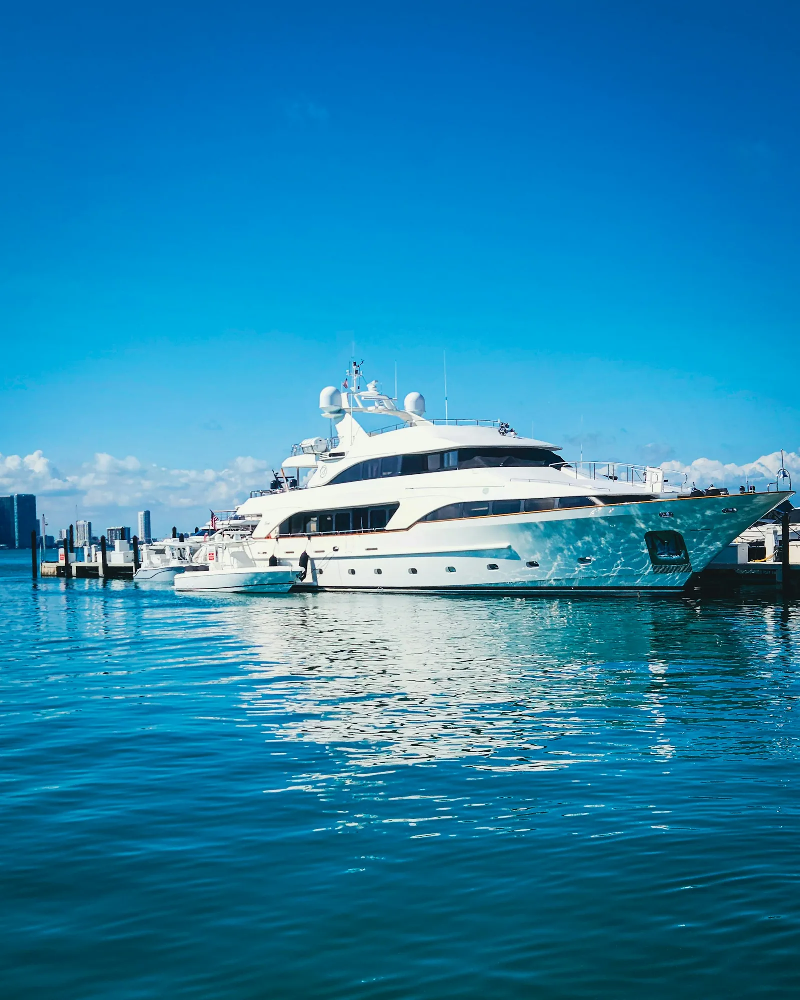 Yacht first officer (chief mate): job description, certificates and salary